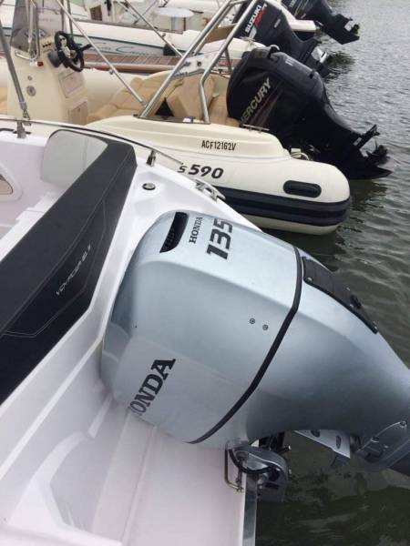 Ranieri voyager 21 homologue 7 personnes