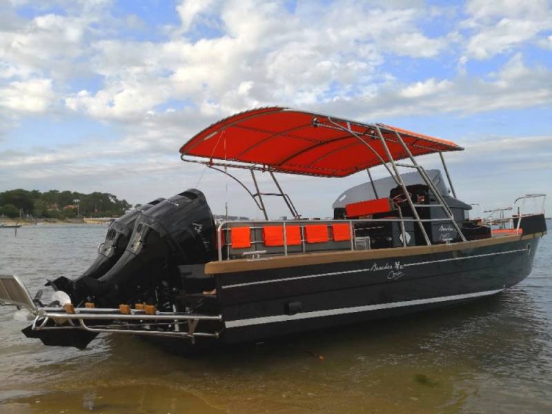 Location de notre Beacher Concept V10.2 Croisiere pour toute occasion ou promenade sur le Bassin d'Arcachon.