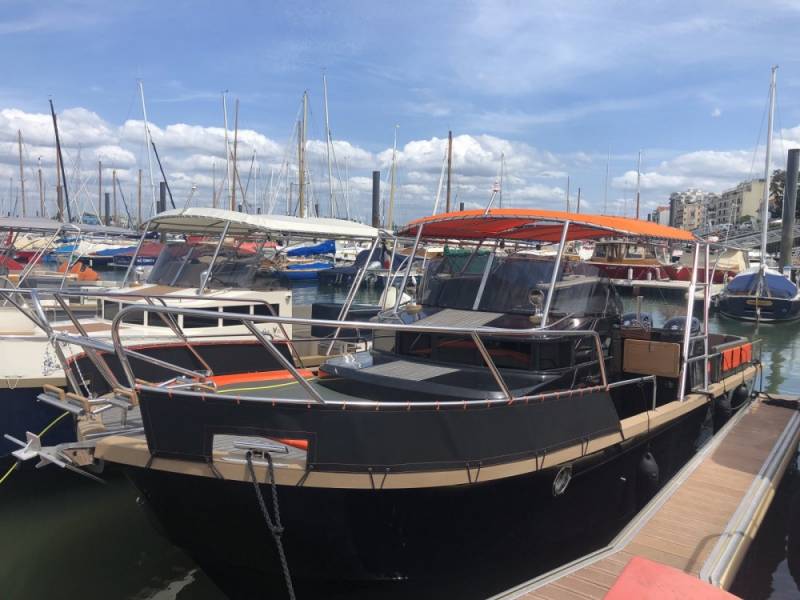 Location de notre Beacher Concept V10.2 Croisiere pour toute occasion ou promenade sur le Bassin d'Arcachon.