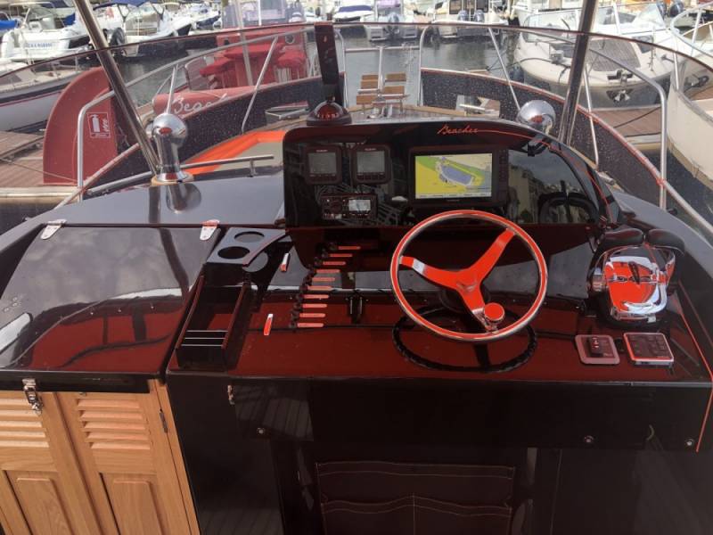 Location de notre Beacher Concept V10.2 Croisiere pour toute occasion ou promenade sur le Bassin d'Arcachon.