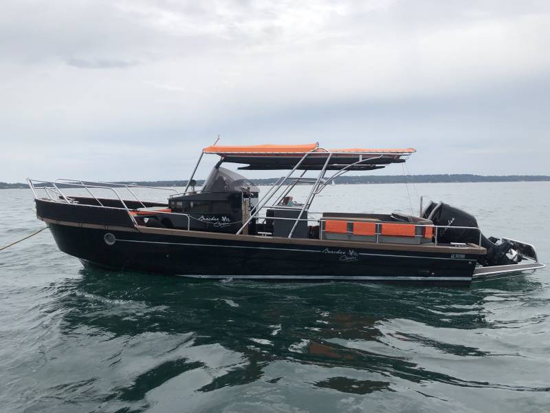 Location de notre Beacher Concept V10.2 Croisiere pour toute occasion ou promenade sur le Bassin d'Arcachon.