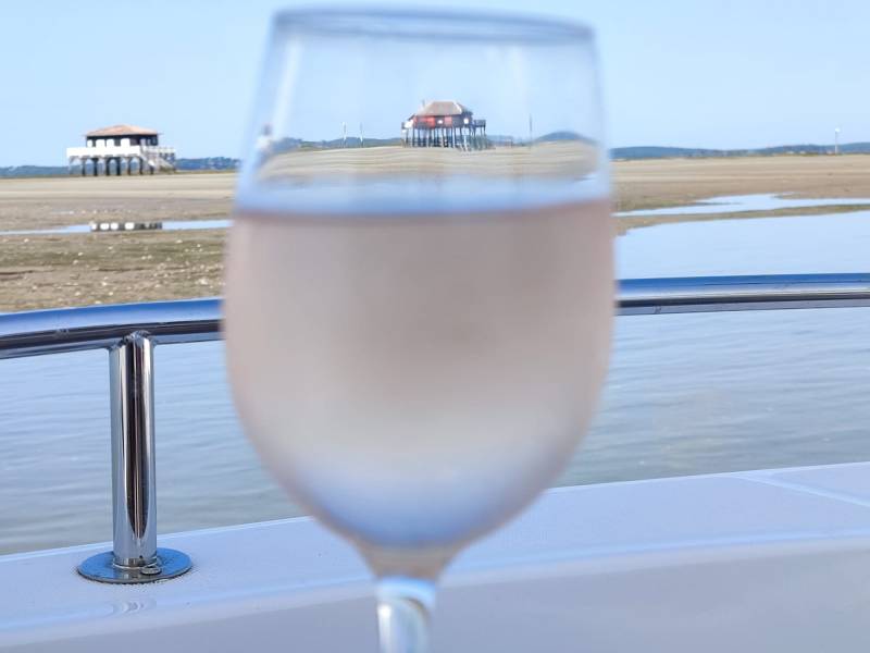 Location avec l'Atelier Nautique pour une sortie en mer de ce CAPELLI TEMPEST 700 Dernière Génération au départ du Port d'Arcachon.