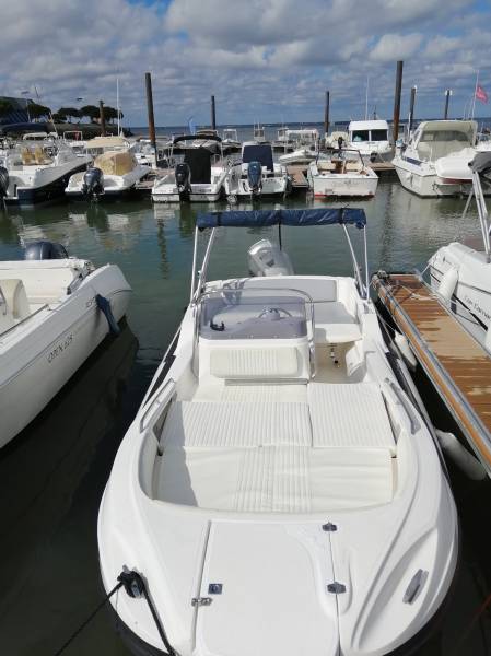 louer un bateau de la marque zar 57 louer un ZAR 57 pour découvrir l'ile aux oiseaux