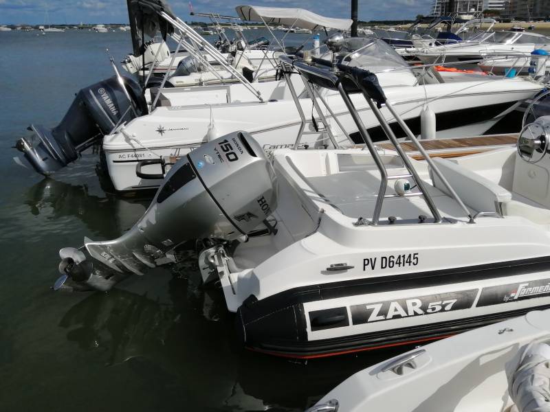 louer un bateau de la marque zar 57 louer un ZAR 57 pour découvrir l'ile aux oiseaux