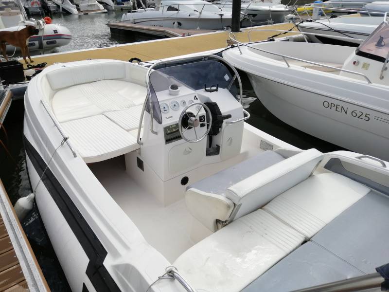 louer un bateau de la marque zar 57 louer un ZAR 57 pour découvrir l'ile aux oiseaux