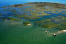 Notre zone d'activité pour ce service Visite guidée privée du bassin d’Arcachon en bateau avec un guide professionnel et équipement de sécurité